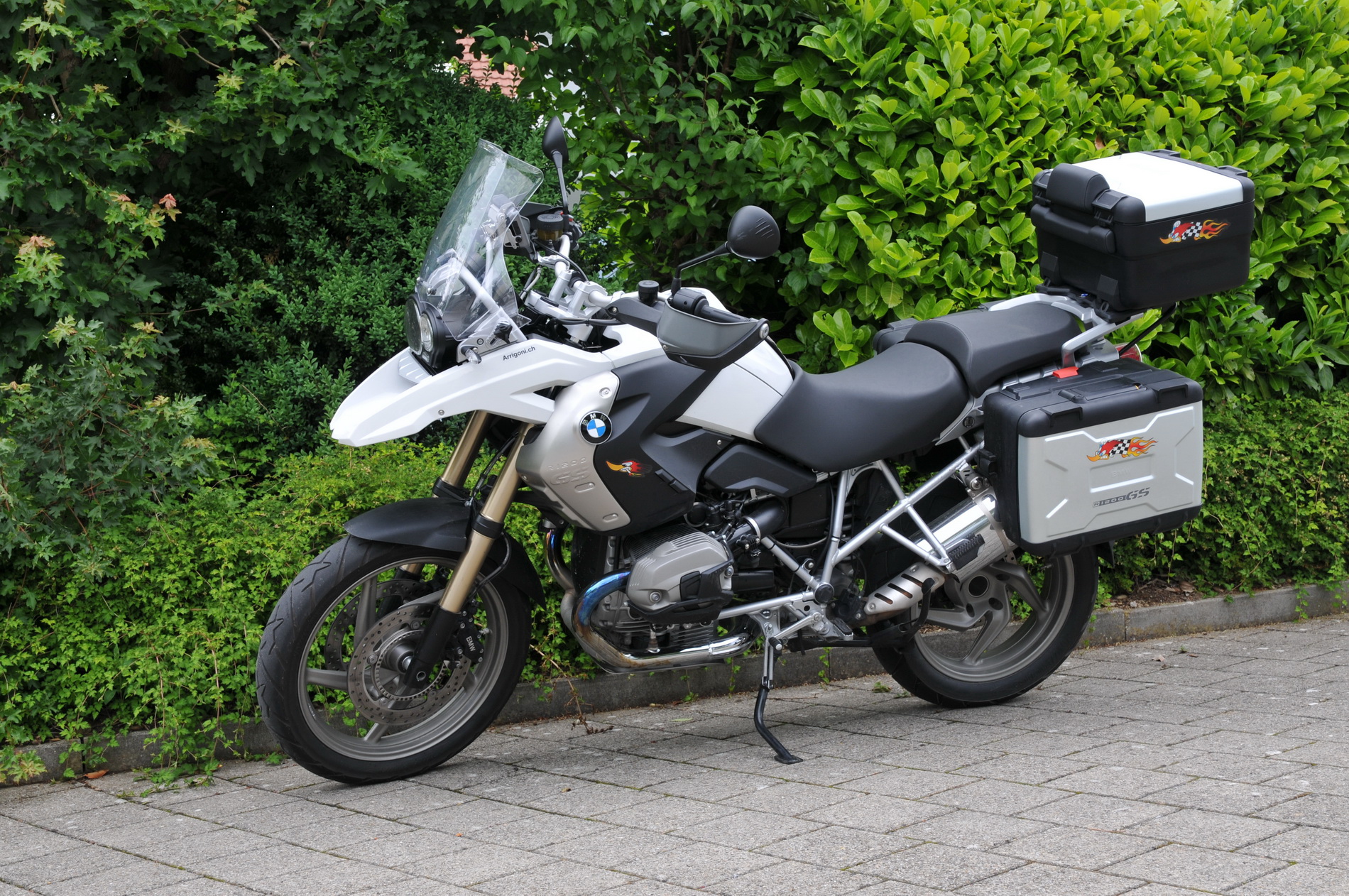 Hintergrundbild BMW R1200GS weiss_2-6-2011_1900x1260