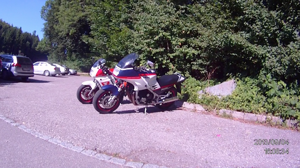 FJ 1100 : FZ 750 classic superbikes