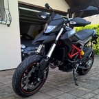 Ducati Hypermotard 821